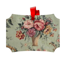 Load image into Gallery viewer, Plywood Ornaments (Round, Berlin)