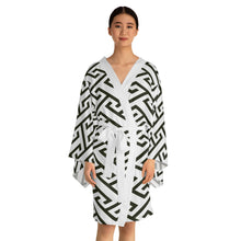 Load image into Gallery viewer, Kōjitsunagi Long Sleeve Kimono Robe
