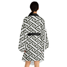 Load image into Gallery viewer, Kōjitsunagi Long Sleeve Kimono Robe
